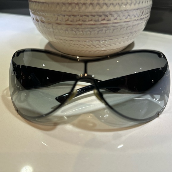 Gucci Black Oversized Sunglasses - Picture 1 of 8